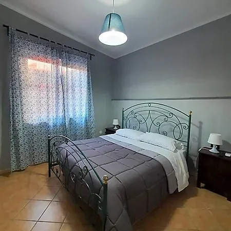 Nocleg ze śniadaniem Neapolis 4*