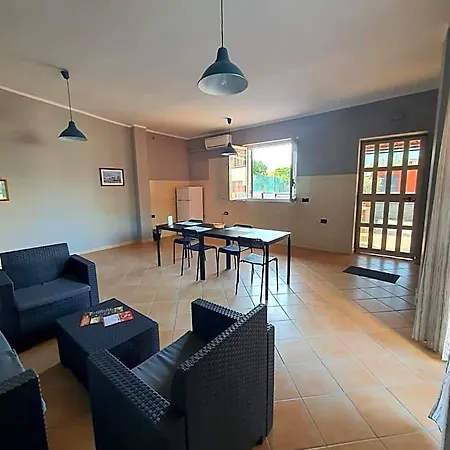 Neapolis Nocleg ze śniadaniem 4*