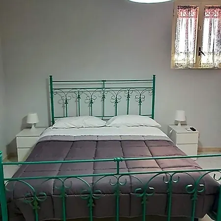 Neapolis 4*