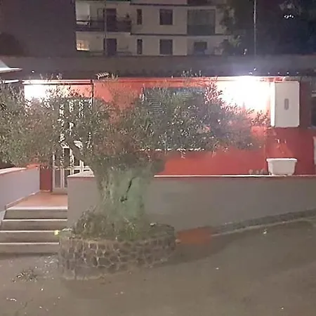 Neapolis Nocleg ze śniadaniem 4*