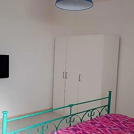 Neapolis Nocleg ze śniadaniem 4*