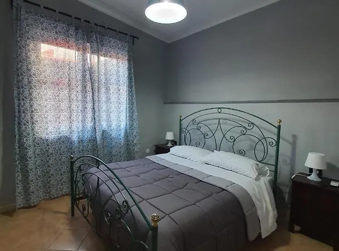 Alojamento de Acomodação e Pequeno-almoço Neapolis 4*