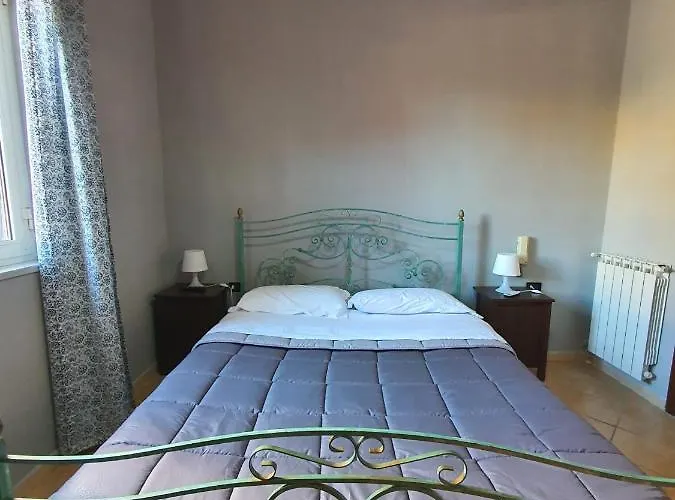 Alojamento de Acomodação e Pequeno-almoço Neapolis 4*